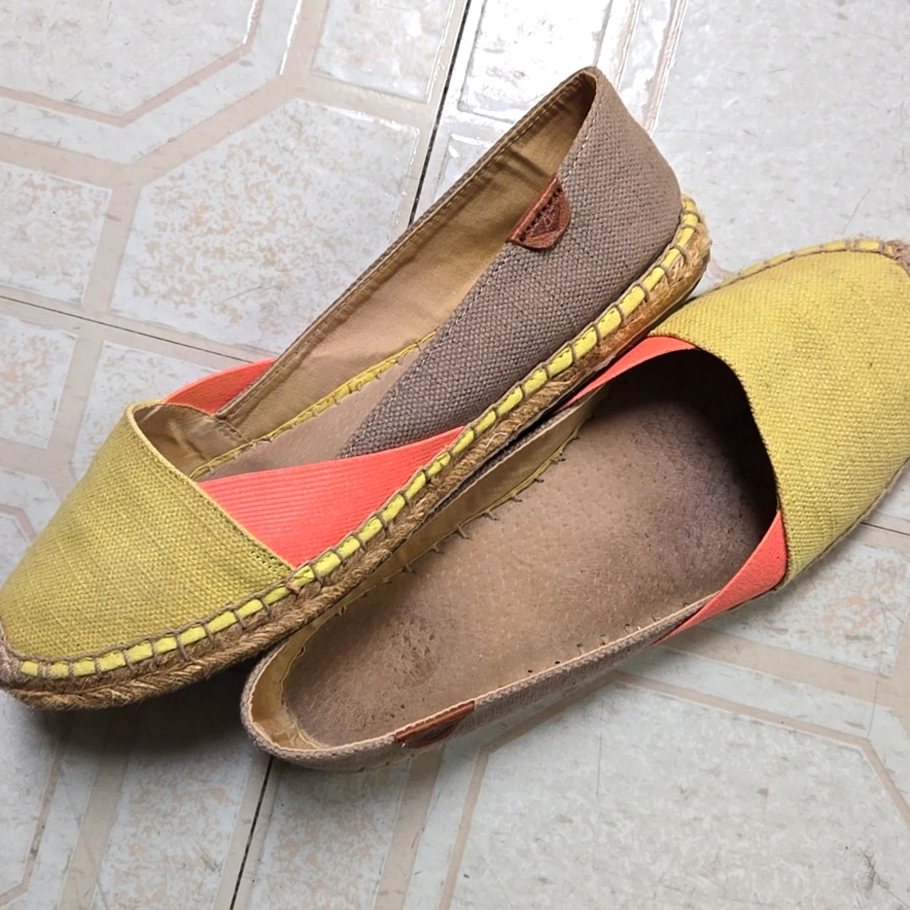 Sperry Espadrilles size 9 beige, lime green and neon details. Super Comfy!! - Picture 1 of 9